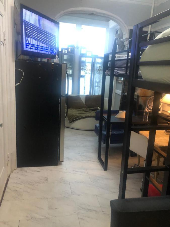 Private Room In Manhattan New York Exterior foto
